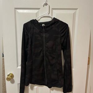 black camo workout zipup